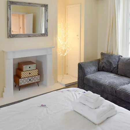 The Den بيت للعطل